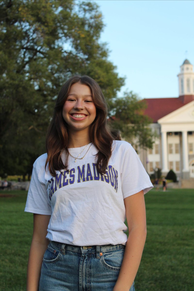 This week's #MarketingMonday student is Ashlyn Rogowski!

🎓Senior Marketing major from #RVA  with a #DigitalMarketing concentration #jmu24

⭐️Founder of JMU Student-Made, member of scratch pad, and JMU Student Ambassador

🔗Connect with her LinkedIn:
linkedin.com/in/ashlyn-rogo…