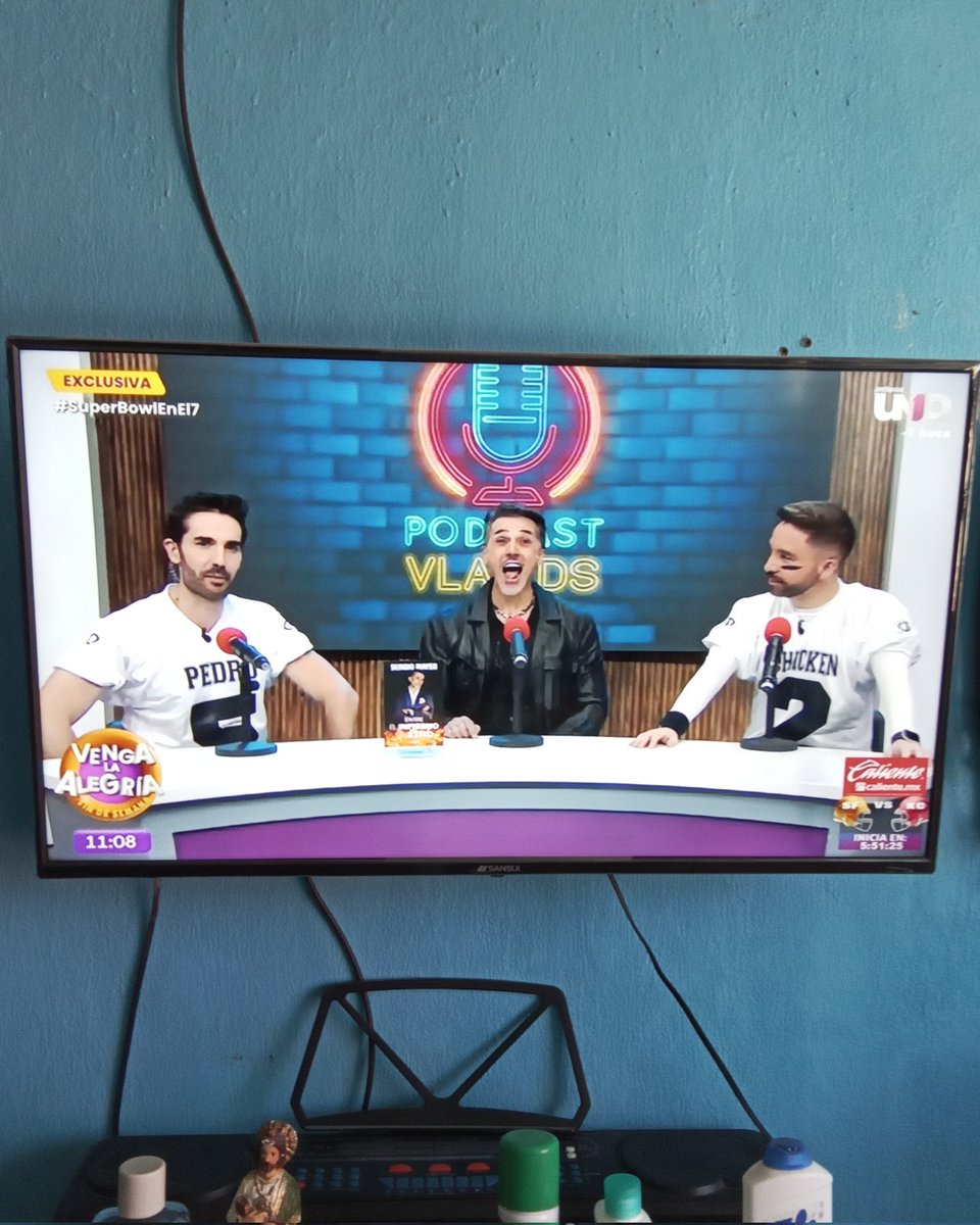dommejiaricardo's tweet photo. Domingo de Venga la Alegría @PedroPrietoTv @alex_sirvent @carloschicken @NataValenzuelaC y @imjessicabulman #VLAFDS #vengalaalegríafindesemana #aztecauno #aztecaunotv #tvazteca @VengaLaAlegria @AztecaUNO https://t.co/PTMakVktIj