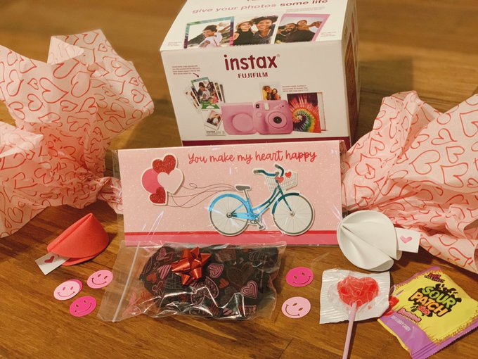 This weekend, I&rsquo;m offering&hellip;  ✨ Valentine&rsquo;s Day Panty Penpal Care Packages! ✨  You&rsquo;ll get&hellip; &bull; A stuffed<a href="/tag/mvsales"class="tags"><span>#mvsales</span></a>