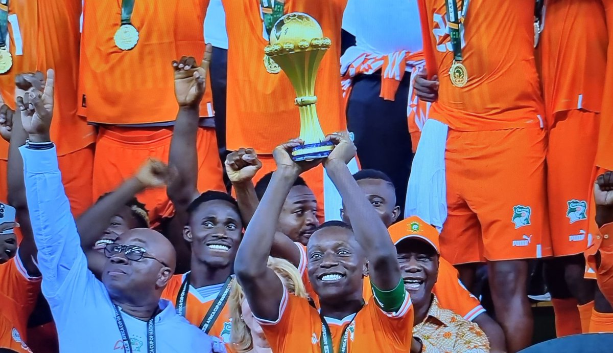 So pleased for Max Gradel.

-One of only 6 Ivorians to win 100+ caps
-at his 7th Afcon aged 36 but played like a 26-year-old
-played 5 days after his dad's funeral in 2021 Afcon
-simply one of the nicest players you could ever meet 

Fully deserved. What a way to finish 👏