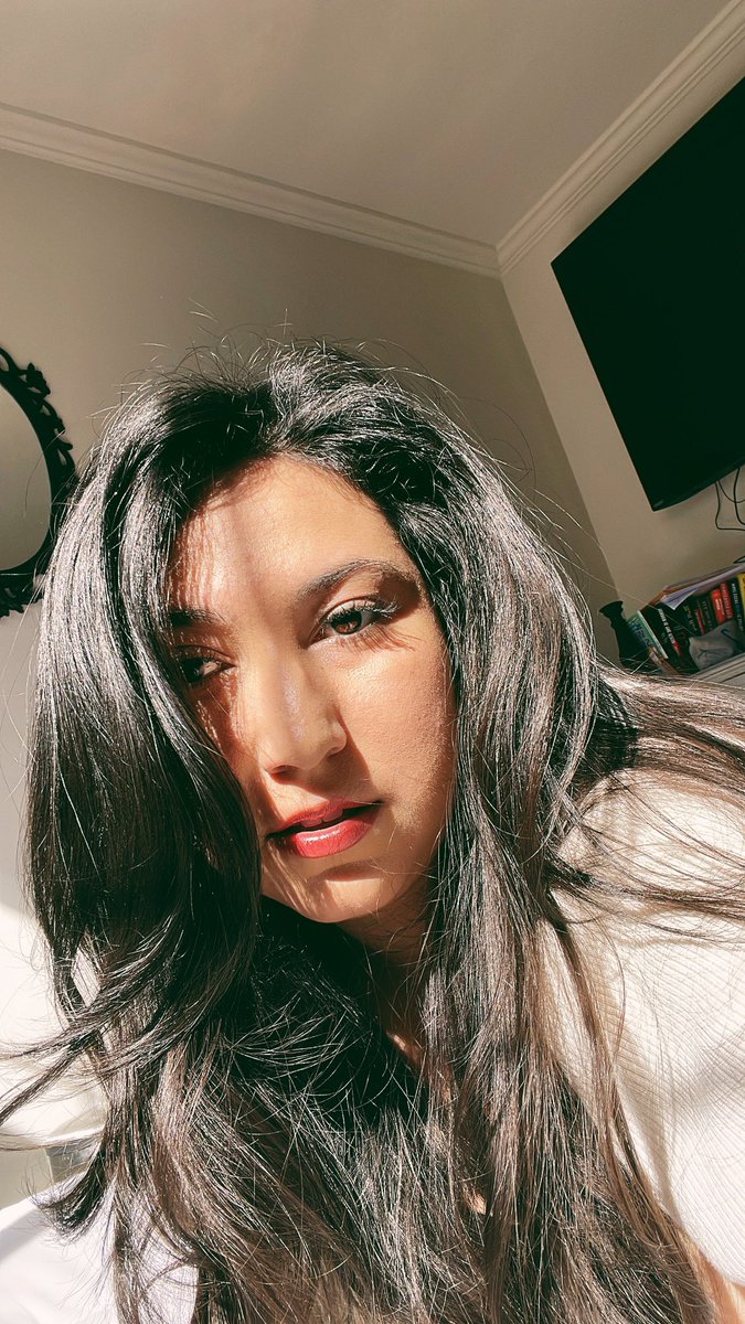 itskatface's tweet photo. That hair is full of secrets https://t.co/tjf0bR8Pkn