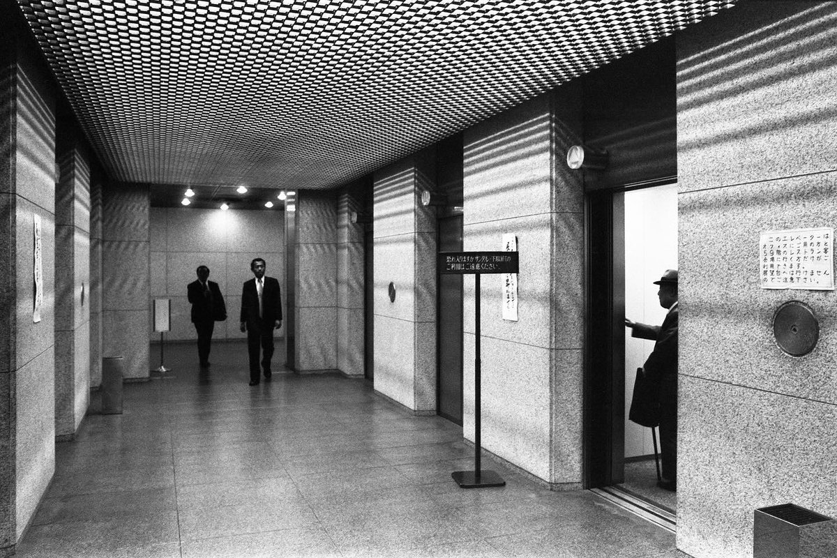 gregforaday's tweet photo. Elevator scenes. Tokyo and Sapporo, 1976-2024.
Link to books in bio
https://t.co/fcCHtVXq1H
1. Elevator attendant. 1977 (from “JAL 76-88”).
2. Elevator lobby. 1979.
3. Man in elevator. 1979.
4. Kabukicho, 1976.
#elevatorscene #tokyo #shinjuku #photobook #1970s #filmphotography #trixfilm #intheelevator #goingup #goingdown #departmentstore #jal7688 #greggirard