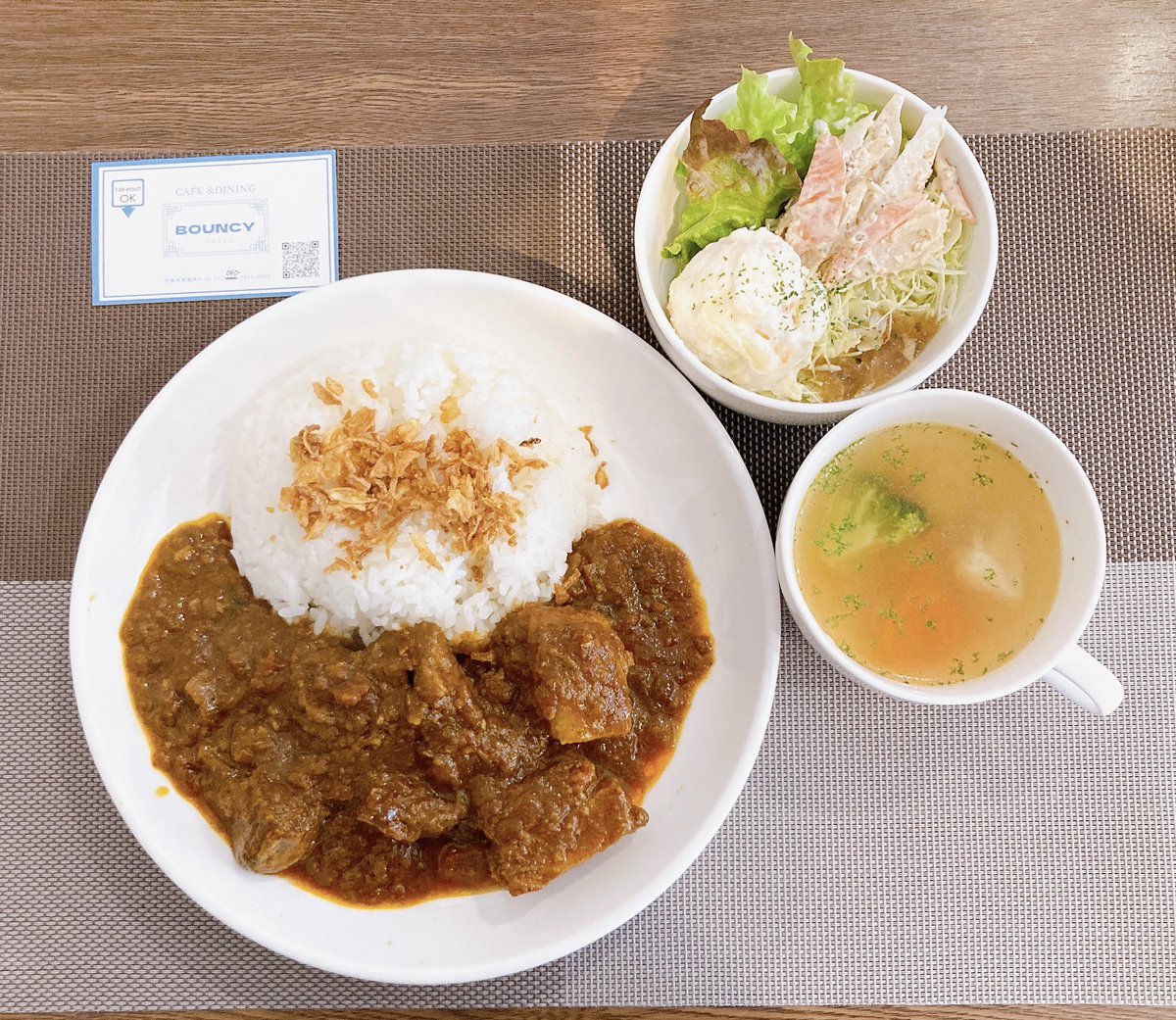 ayudabe's tweet photo. #lunch 花巻市 cafe &dining BOUNCY スペシャルティーカレー(スープ•サラダ) #curry #花巻 #hanamaki #PayPay #cafedining 2023年openのお店.スキレットパンケーキが気になったけど お昼なのでカレーに.豚肉ゴロゴロ https://t.co/bEE9jmPF46