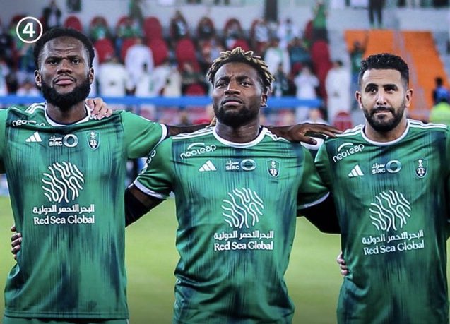 la_vagueverte's tweet photo. Pour les personnes qui disaient que Mahrez n’était pas bon à cause du manque de niveau en Arabie Saoudite, je vous invite à voir la CAN de Frank Kessié, son coéquipier en club. 

C’est juste une question d’envie et d’état d’esprit. https://t.co/k4kjL7TJAG