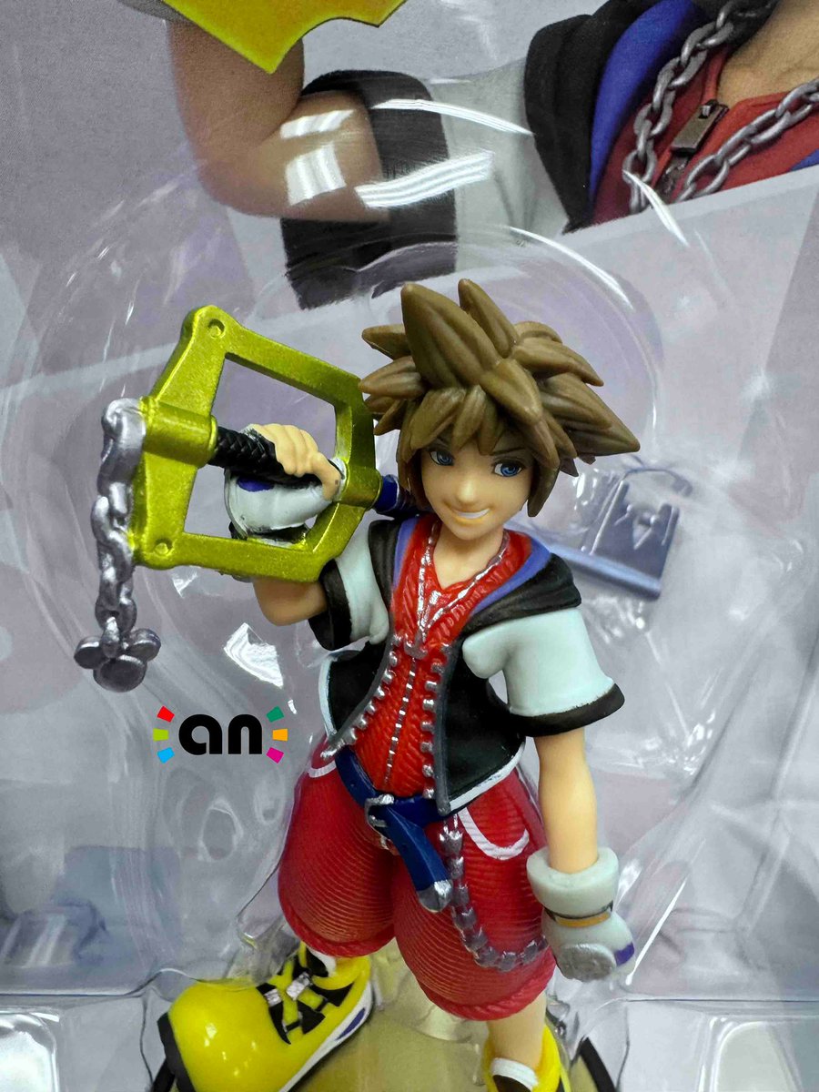 AmiiboNews's tweet photo. First detailed look at the Sora amiibo. They did a really good job with this one, y’all! https://t.co/DSF05ZjknE