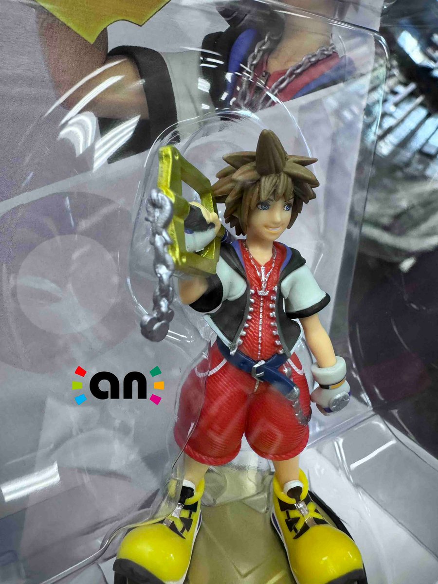 AmiiboNews's tweet photo. First detailed look at the Sora amiibo. They did a really good job with this one, y’all! https://t.co/DSF05ZjknE