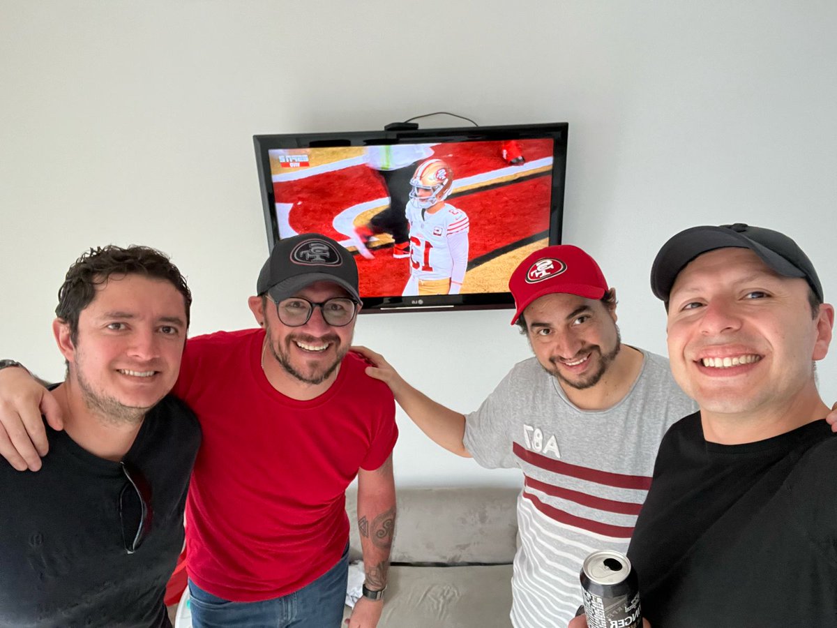MarioOchoaEC's tweet photo. Ready for Superbowl Niner gang, let's win this thing @CMC_22 @gkittle46 @brockpurdy13 @ESPNDeportes @danigudi2002 @CristianPro69 @carlshp #SuperBowl2024 https://t.co/I3TtfVskcD
