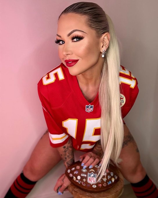 NFL today⁉️ https://t.co/YCWLovq6gx