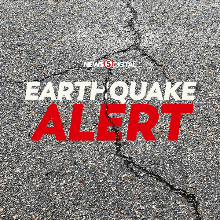 News5PH's tweet photo. Ibinaba ng #PHIVOLCS ang Magnitude 4.7 na lindol sa Magnitude 4.3 na yumanig sa Gigmoto, Cantanduanes kaninang 5:30 a.m., Feb. 12. Walang pinangangambahang aftershocks, ayon sa ahensya. #EarthquakePH #News5 https://t.co/4cWLKzCg6B