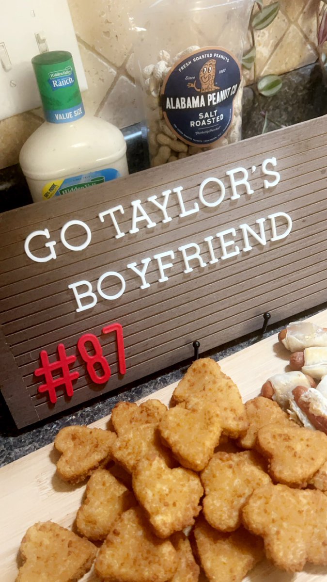 Ashmajburk's tweet photo. #seeminglyranch #SuperBowl https://t.co/OjdFsE9PMN