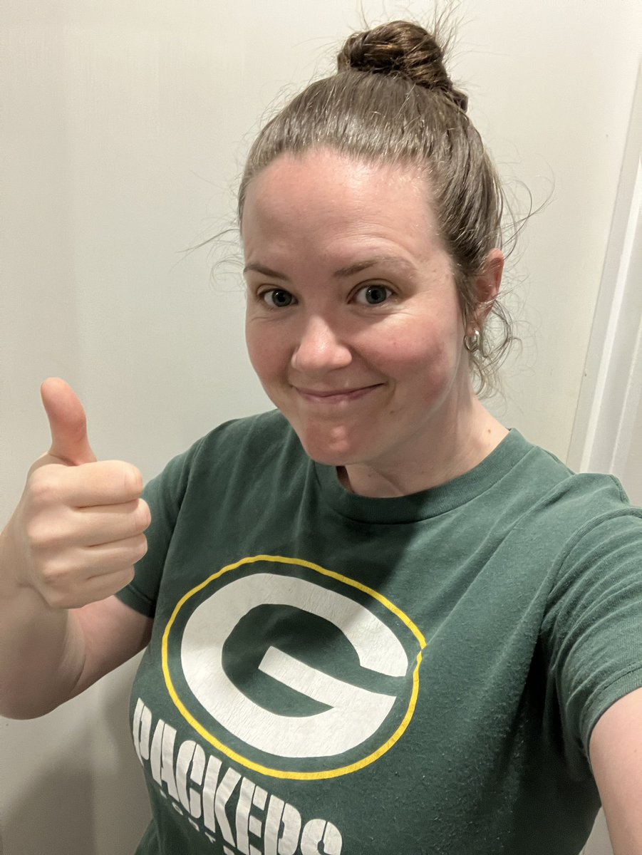 Amcmbn's tweet photo. Super Bowl Monday down under! Very torn on who to support #SBLVIII #49ersvsChiefs #SwiftBowl #Chiefs #49ersFaithful https://t.co/3KLjyeODe5