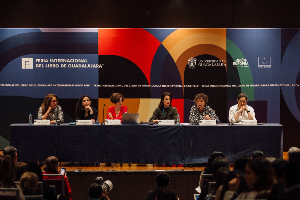 FILencuentro's tweet photo. ¡Qué felicidad de haber contado con la presencia de estas poderosas mujeres de la política para hablarnos sobre sus vivencias dentro del medio! #FIL2023 #filencuentro
Fotos de @andrearemw 1/3 https://t.co/HWQeKMo1mz