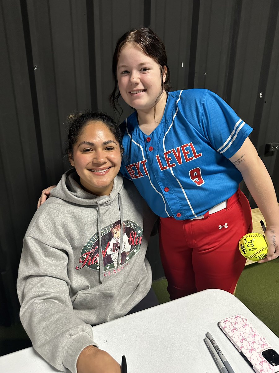 Leah Cottingham tweet media