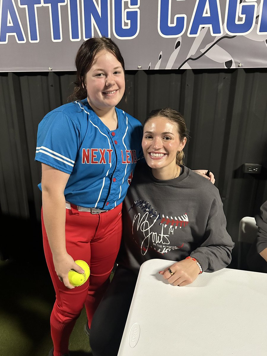 Leah Cottingham tweet media