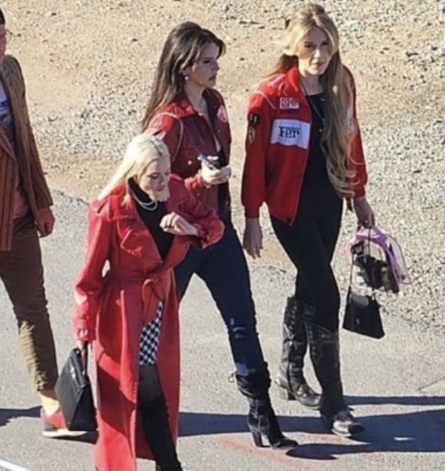 CinamonSluh's tweet photo. 🚨 LANA DEL REY HAS ARRIVED AT THE #SuperBowl2024 https://t.co/kp79IHit4x