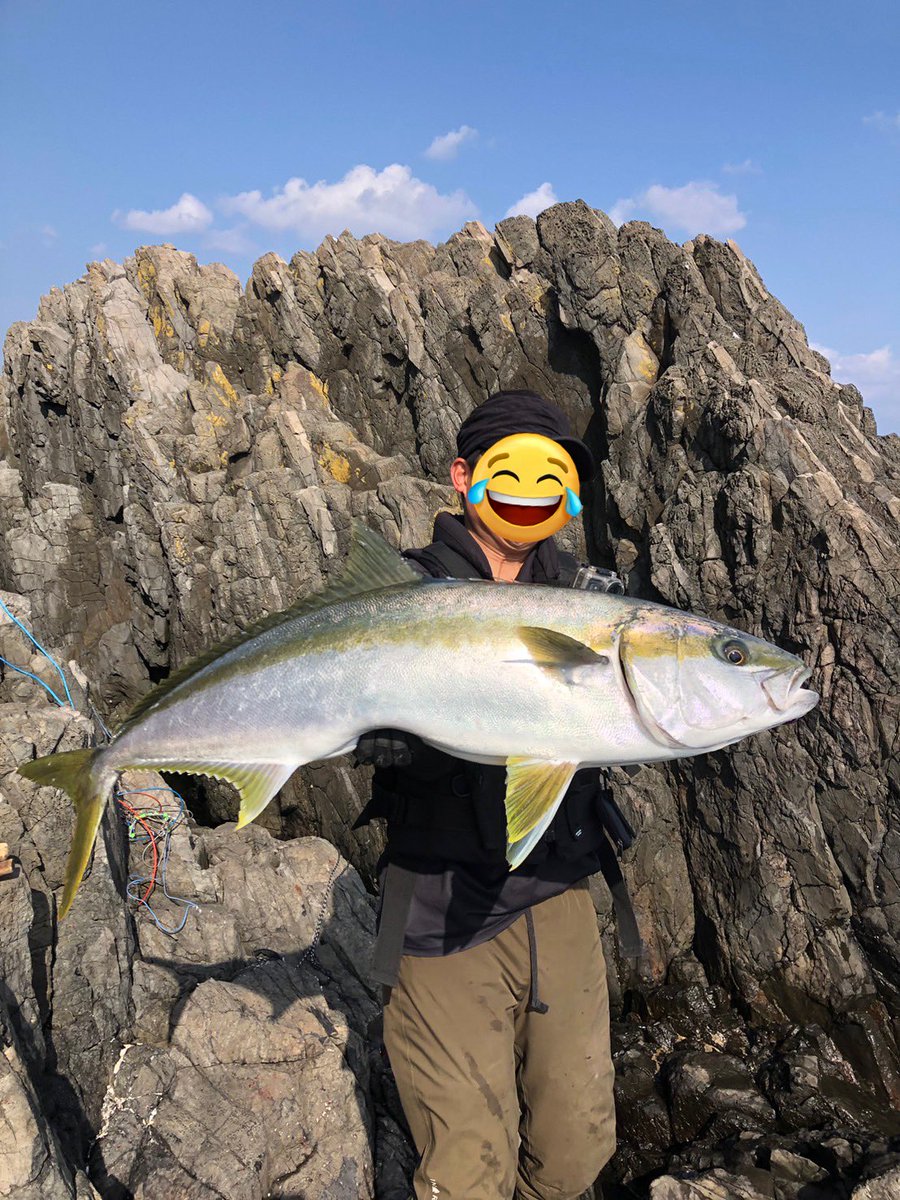 oino_Style's tweet photo. 今季のカゴ調子いい！！
カゴでは記録更新の12.2キロ✨️
この日同じ磯で上がったサイズが
12キロ
11キロ
10.9キロ
9.5キロ
9.2キロ
全部でかい🤣
おそらく今シーズンラストカゴいい釣果で終われました🥱

魚拓とるか迷うな🤔 https://t.co/ZThuVhaCrb