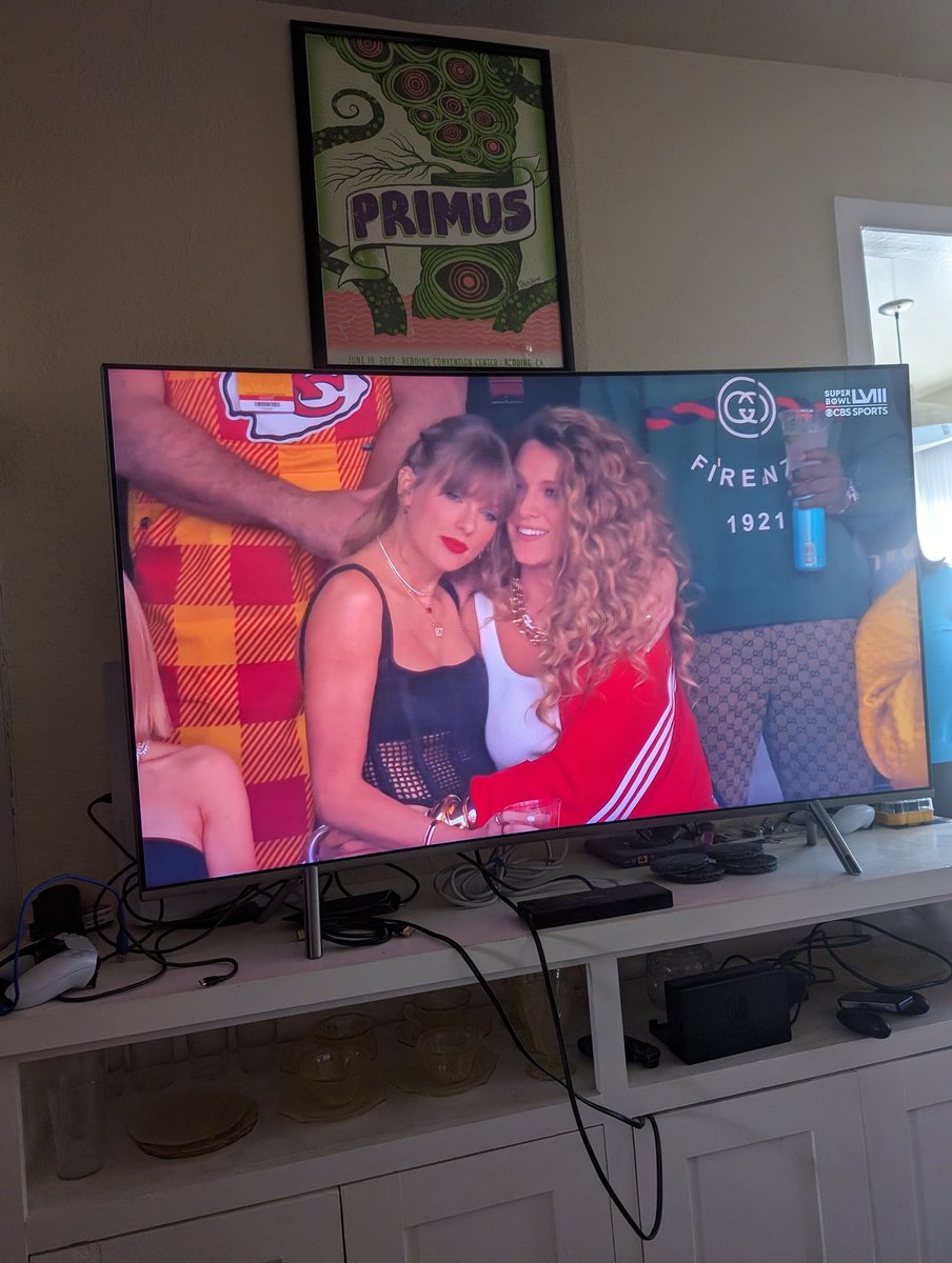 BearIsBadAtGame's tweet photo. OMG TYLER STFFY #SuperBowl2024 #TaylorSwift https://t.co/CmJE0bDToZ