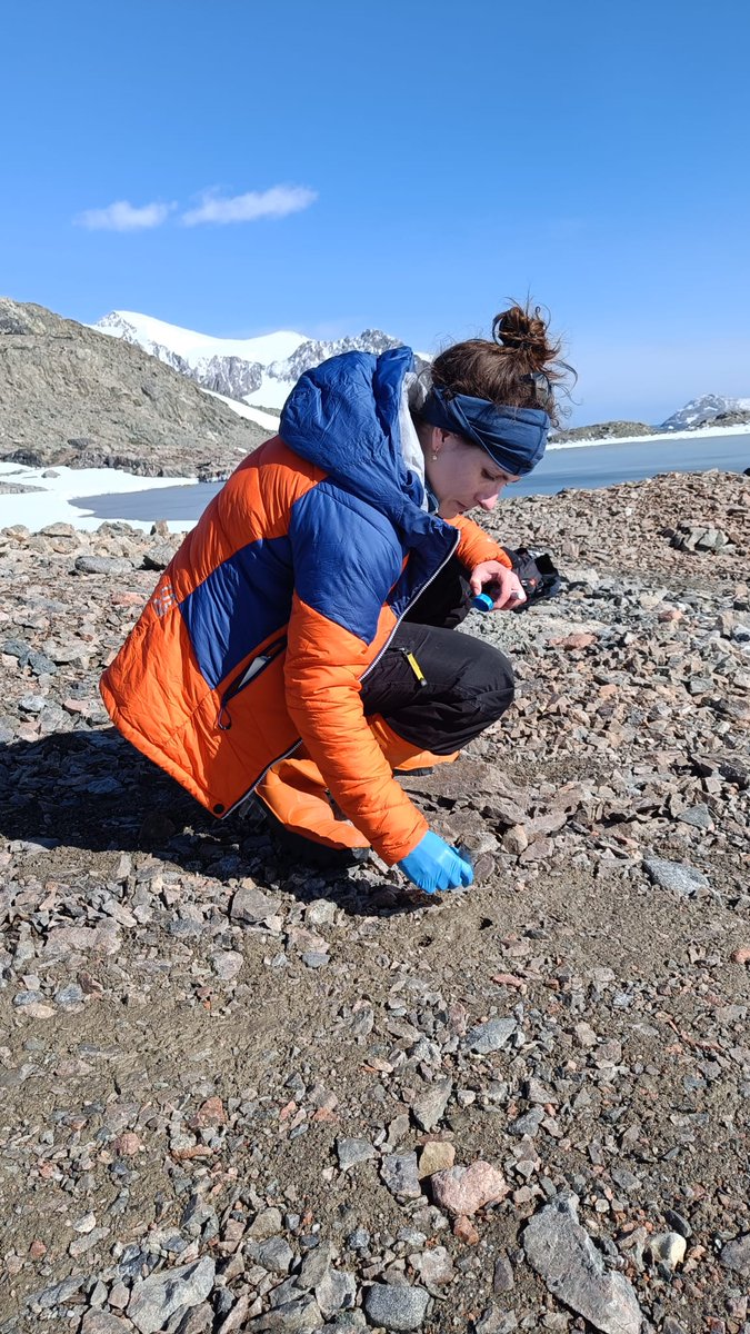 Hoy es el día Internacional de la mujer y la niña en la Ciencia.
En <a href="/microairpolar/">microairpolar</a> lo celebramos y nos llena de orgullo contar con compañeras excepcionales. Ahora mismo <a href="/AnaJustel1/">Ana Justel</a>
trabajando en el velero Doblón y <a href="/Sofi_gm/">Sofi</a> en Horseshoe.
 #DiaMujerYNinaEnCiencia #SomosAntártida
