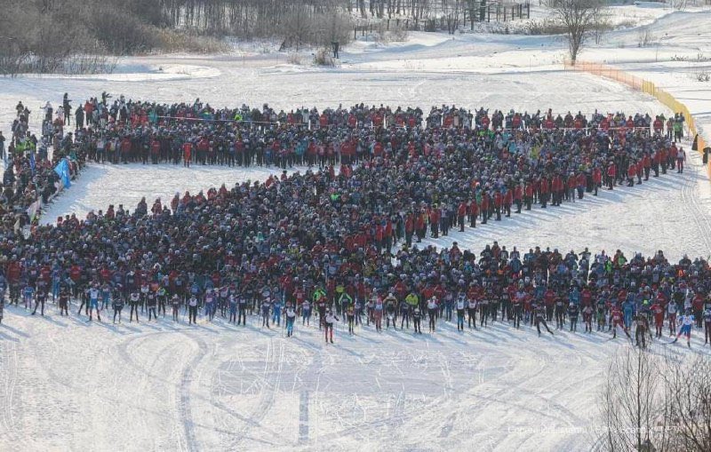 Gerashchenko_en's tweet image. Yesterday in Khimki, Moscow region, about 10,000 Russians formed the letter &quot;Z&quot; at the start of the mass race &quot;Ski Track of Russia-2024&quot;.