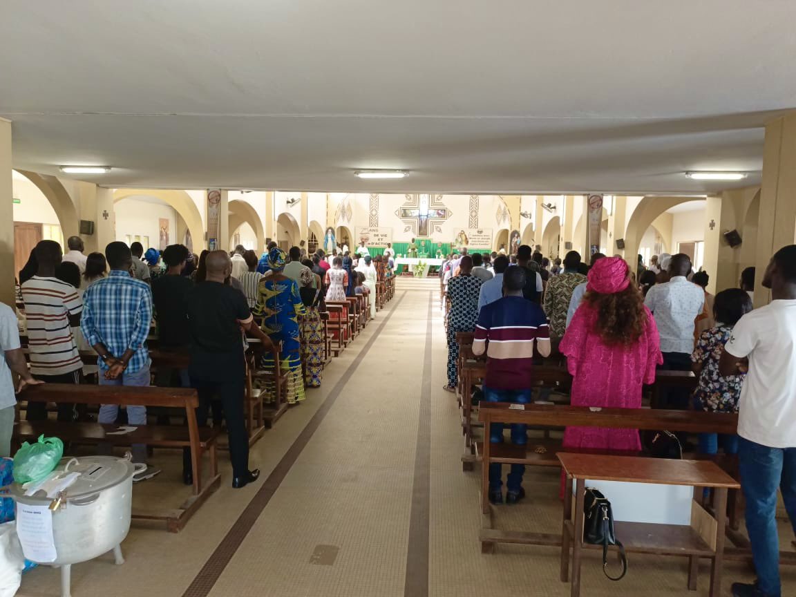 SantSenegal's tweet photo. "Votre communauté qui a toujours « parlé à tous pour tous »,mais plus particulièrement pour les plus marginaux et pauvres de notre société;l'évangile sur la guérison du lépreux par Jésus que nous venons d'écouter est une histoire qui résonne avec votre propre engagement envers https://t.co/9LTAnDuDdN