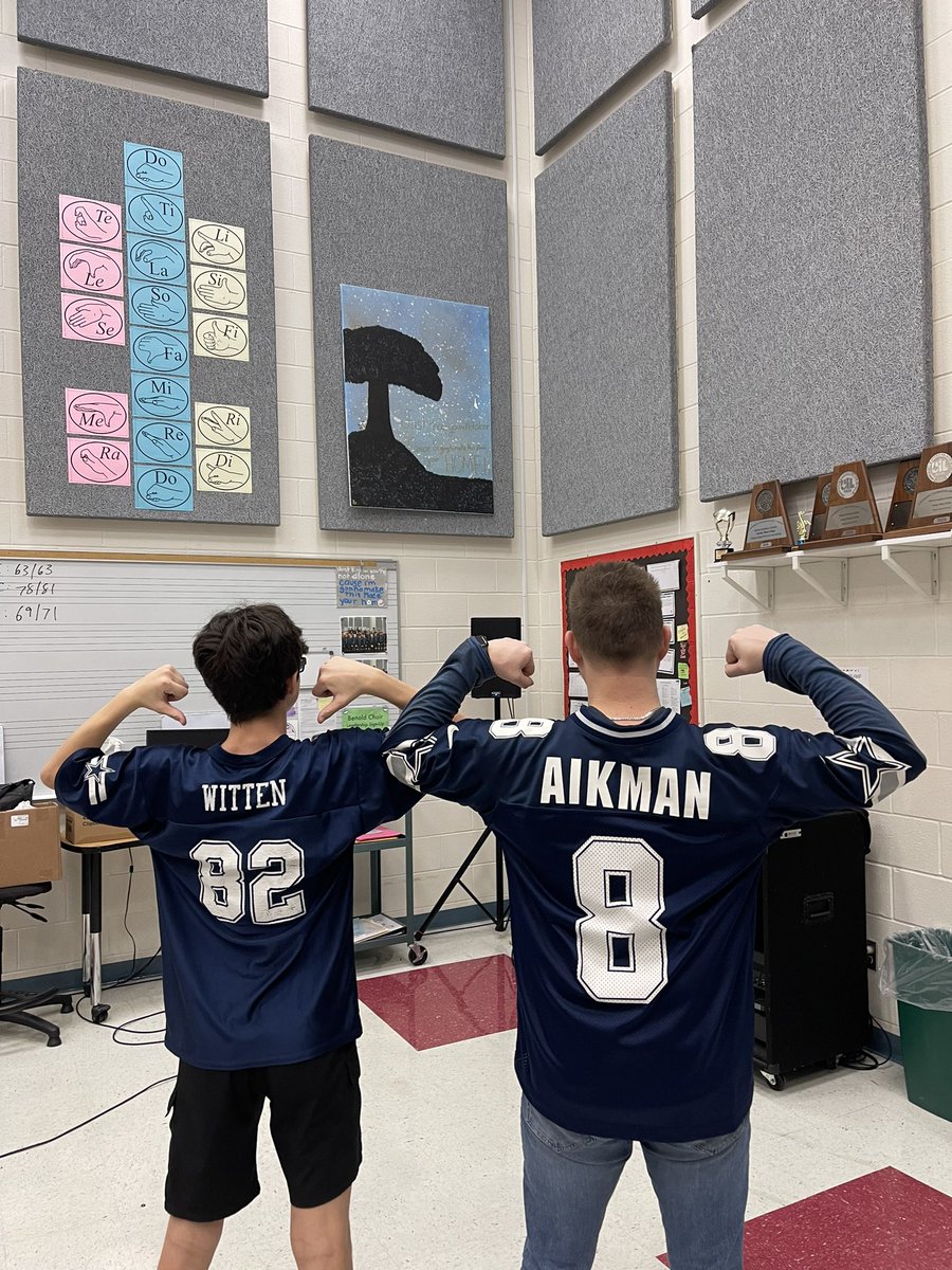 benoldchoir's tweet photo. Jersey Day at Benold was a blast! Happy Super Bowl Sunday! @BenoldBMS https://t.co/mb2ZX60T8v