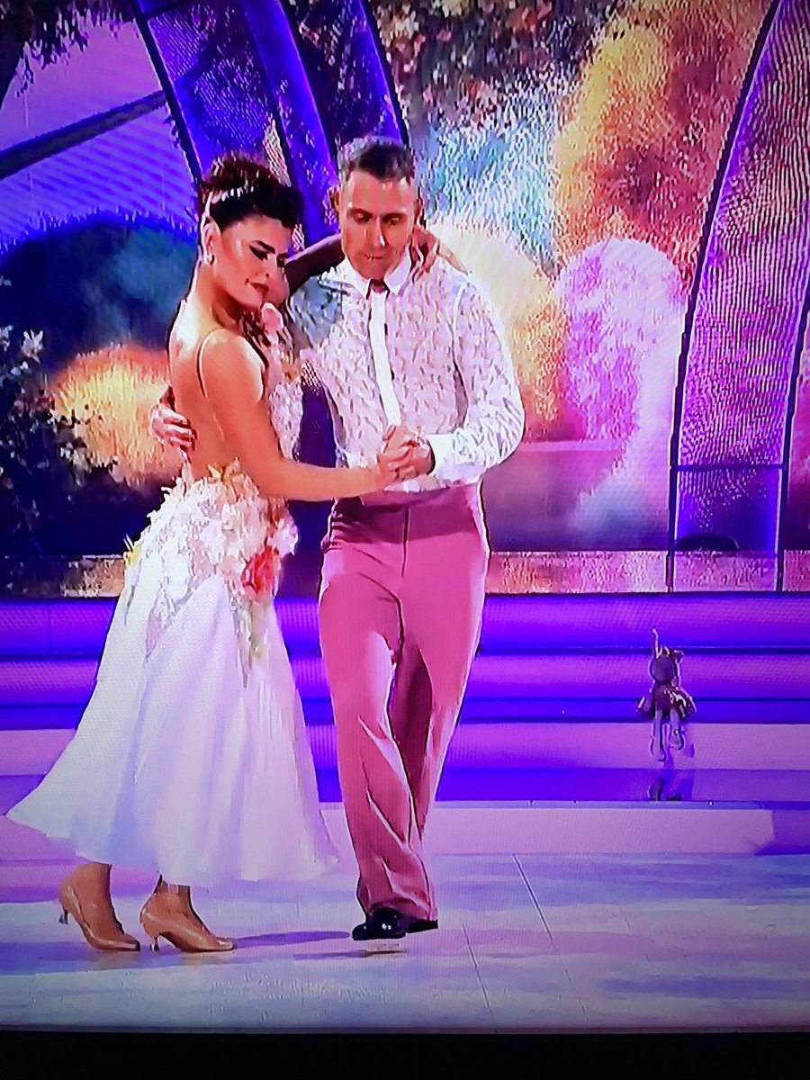 visionsportsirl's tweet photo. What a performance from Jason & Karen 👏
Tonight’s dances are dedicated to someone special 🥰
We are sure Jason’s daughters are as proud as we are of that performance.
#VisionSportsIRE #DWTSirl #VoteForJason https://t.co/SCgrOXjc6r