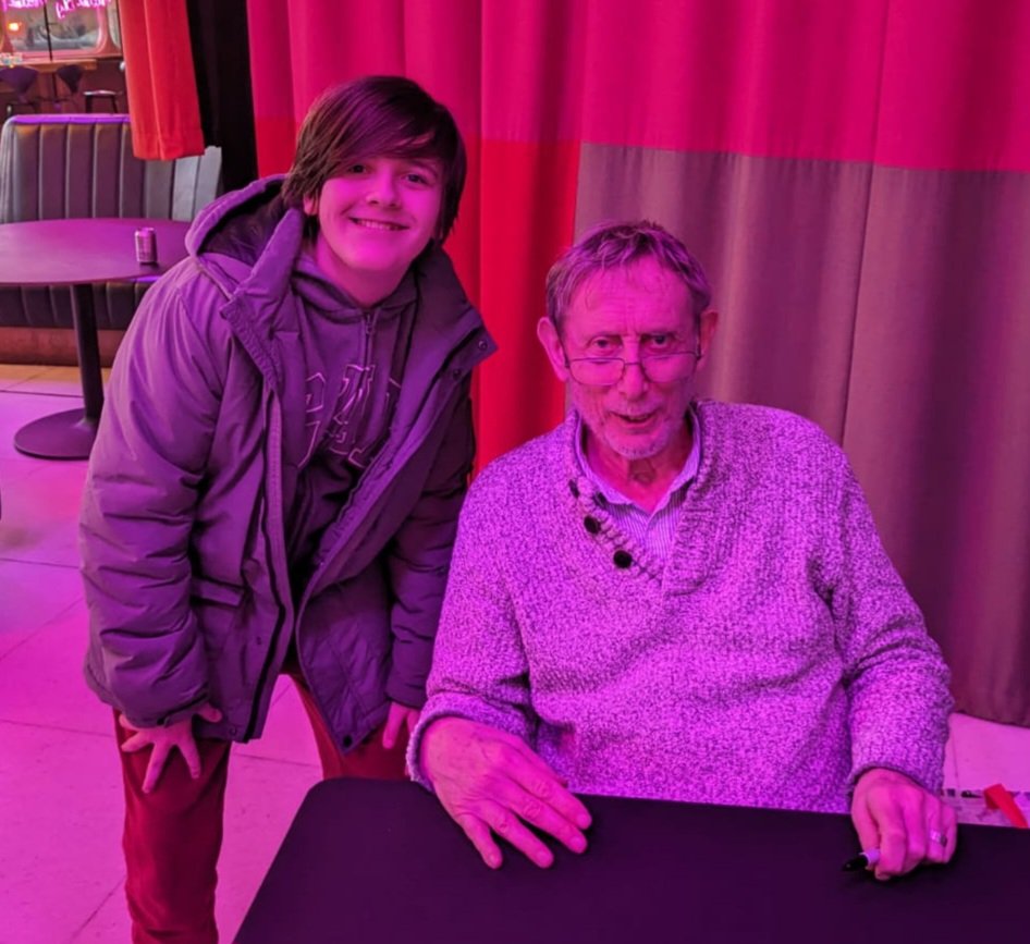 Talk about a super Sunday!
Big L told <a href="/MichaelRosenYes/">Michael Rosen 💙💙🎓🎓 NICE 爷爷</a> he is "a legend among men", that's my boy!  I couldn't make it as I was looking after Little L but he was made up with the signed book. Thank you!
<a href="/pupshniff/">Vince</a>
<a href="/southbankcentre/">Southbank Centre</a> Imagination Festival