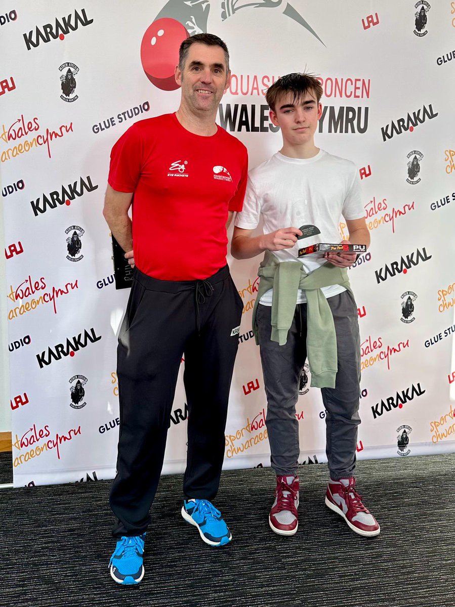 wxmbrymbosquash's tweet photo. We have a Welsh champ in the club 🏴󠁧󠁢󠁷󠁬󠁳󠁿 

ETHAN WILLIS - U15 

Huge congrats! The hard work, determination and commitment is paying off. Well done to Tom Willis on 6th place in the U17 👏🏼 and Jamie Silvester on 5th place in the U19 👏🏼

Wishing Leon Lauder a speedy recovery too! https://t.co/h1rZmwB4l2