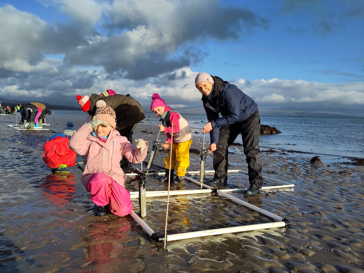 Celebrating #WomenAndGirlsInScienceDay by planting seagrass with my own little scientists as well as the awesome <a href="/ProjectSeagrass/">Project Seagrass</a> team and seagrass champs <a href="/North_Wales_WT/">North Wales Wildlife Trust</a> <a href="/WWFCymru/">WWF Cymru 🌏</a> <a href="/coychurchps/">Coychurch (Llangrallo) Primary School</a>