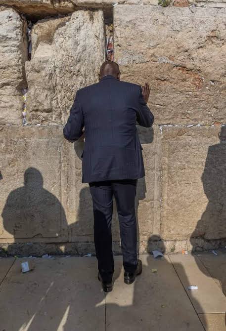 Joe__Bassey's tweet image. As an African, you travel to Israel to pray on a wall. This is called pilgrimage and you automatically earn the title of JP. 

As an African, you travel to Saudi to pray on a black stone. This is called Hajj and you automatically earn the title of Alhaji. 

As an African, you…