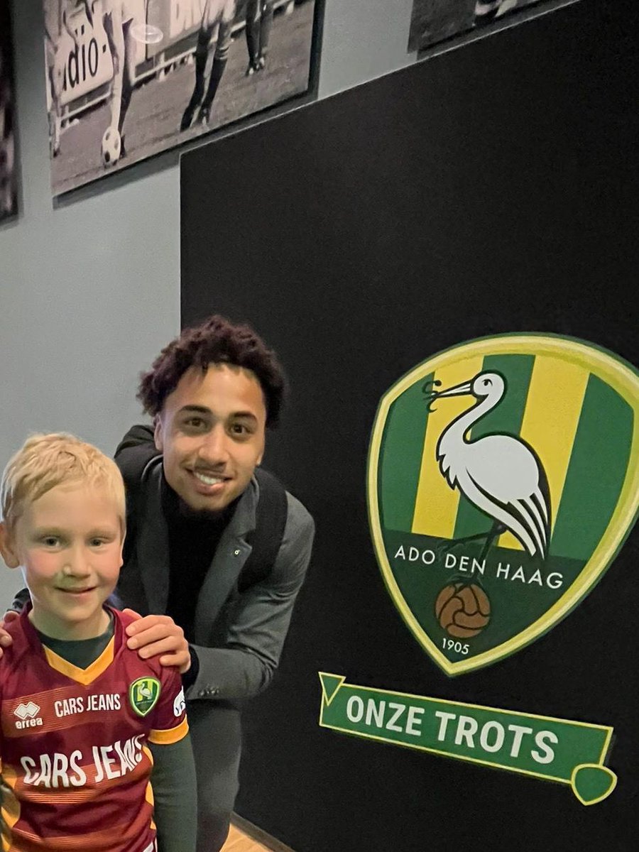 2 Haantjes en een ooievaar.
Genoten van <a href="/ADODenHaag/">ADO Den Haag</a> en Tyrese Asante.
Wat een geweldenaar. Opgeleid bij <a href="/HVCVQuick/">HV & CV Quick</a>.