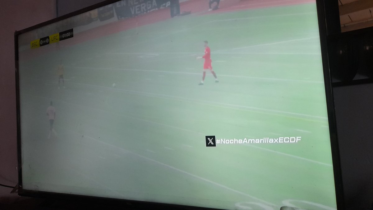 elenagioco's tweet photo. @ElCanalDFutbol #nocheamarillaxecdf https://t.co/SYI0XnUhFe