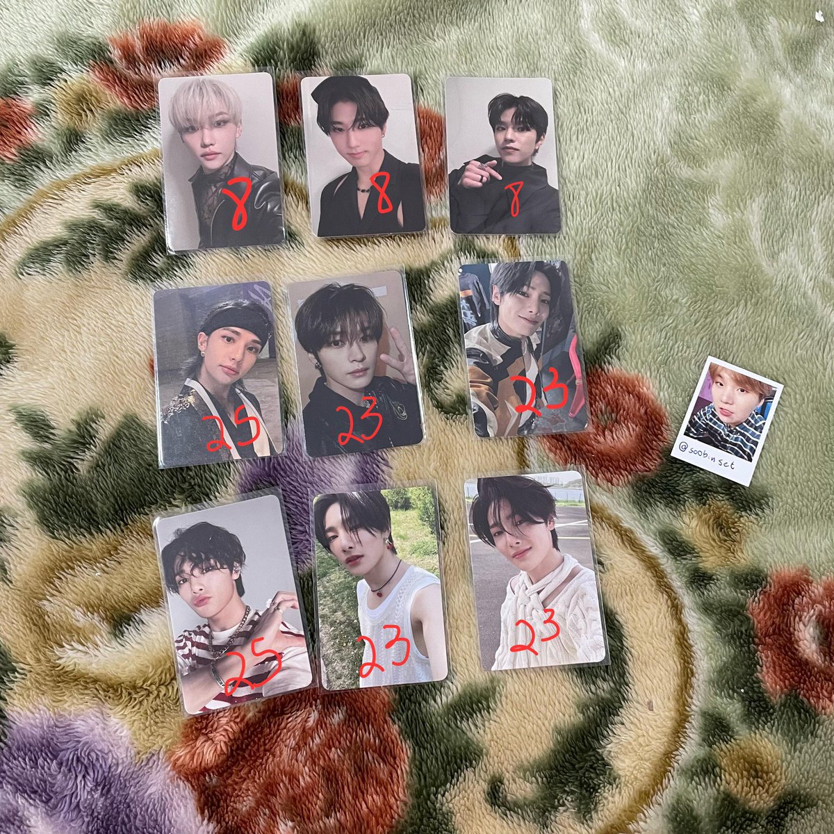 kooviews's tweet photo. *venda/vendo variados boy groups*
(stray kids, enhypen, txt e ateez)

valores nas imagens + frete (eu>você)

*me mande circulado os itens que você quer!* 

pra saber o valor do frete tem que me mandar seu cep no pv! https://t.co/stxJccsYpb