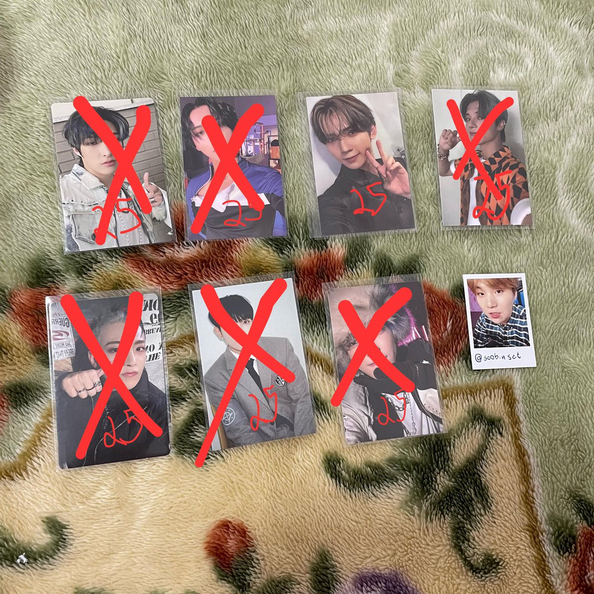 kooviews's tweet photo. *venda/vendo variados boy groups*
(stray kids, enhypen, txt e ateez)

valores nas imagens + frete (eu>você)

*me mande circulado os itens que você quer!* 

pra saber o valor do frete tem que me mandar seu cep no pv! https://t.co/stxJccsYpb