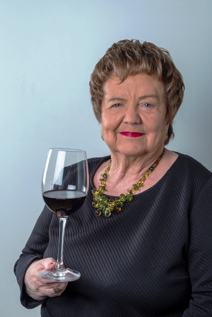 Hoy hemos perdido a alguien irreemplazable: María Isabel Mijares. Fue una gran persona, cariñosa y amable, y probablemente la mujer más importante de los últimos 70 años del mundo del vino en nuestro país.
