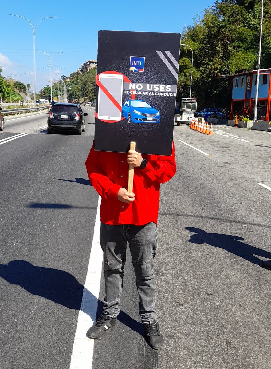 #11Feb 🇻🇪 |Funcionarios de la <a href="/ORLaCalifornia/">INTT la California</a> <a href="/PNBVzla/">Cuerpo de Policía Nacional Bolivariana.</a>,presentes en el dispositivo #CarnavalesSeguros2024, garantizando una movilidad segura y llevando conciencia a los conductores.

<a href="/InttContigo/">INTT 🇻🇪</a>
<a href="/MijpVzla/">MPPRIJP</a>
<a href="/CeballosIchaso1/">@FuerzaDinamica Remigio Ceballos Ichaso</a>
@g_aguana

#VenezuelaAvanzaFeliz