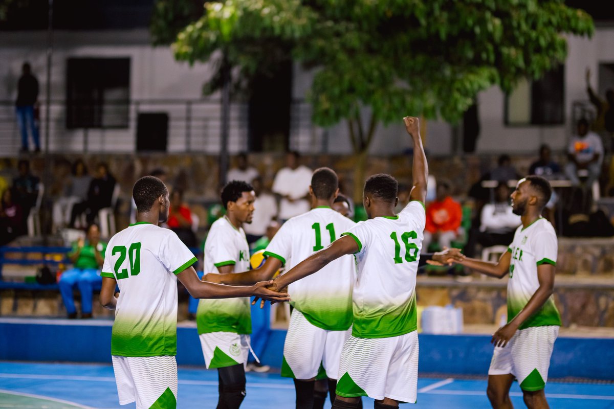 💪🏾Another victory of the day: Kepler VC dominated KVC with a 3-0 set sweep in the #FRVBSerieA2024. Unstoppable force!

Set scores:
27-25 | 25-15 | 25-18

#RwandaVolleyball
#TuriKepler🏐 | ⚪️🟢