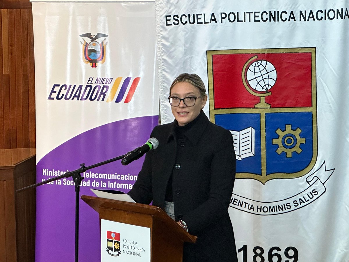 EPNEcuador's tweet photo. 🔴 BOLETÍN | La #EPN fue el escenario de un evento sin precedentes donde invitadas destacadas compartieron sus experiencias y reflexiones sobre el papel de la mujer y la niña en la ciencia.

🔶 Infórmate más sobre este tema aquí 👉 https://t.co/8tYGIRSjJC https://t.co/wglDeCVkZr