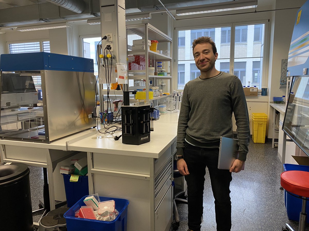 Exciting visit to the Institute Ophthalmology Basel (IOB) with @GabrieleGhiotto, delving into the world of #sequencing and #singlecell research with Simone Picelli, Team Leader of the Single-Cell Genomics Platform #genomics #research #innovation @DiBio_UniPD