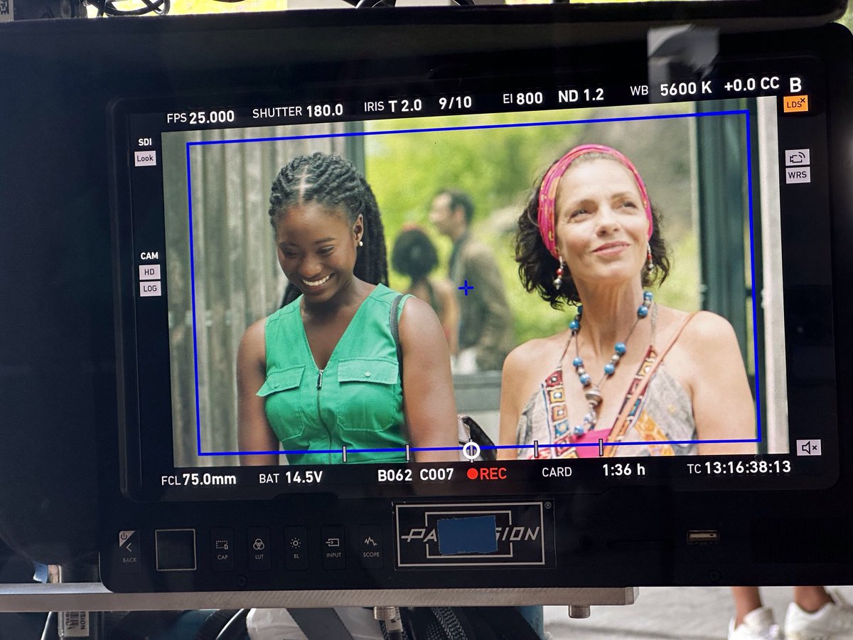 lizbourgine's tweet photo. See you Tonight!!!
#deathinparadise
@deathinparadise On @BBCOne
#catherinebordey @JacksonShantol #womenover50 #serietv #womeninfilms #actressover50 #meurtresauparadis https://t.co/gAalOwzitC
