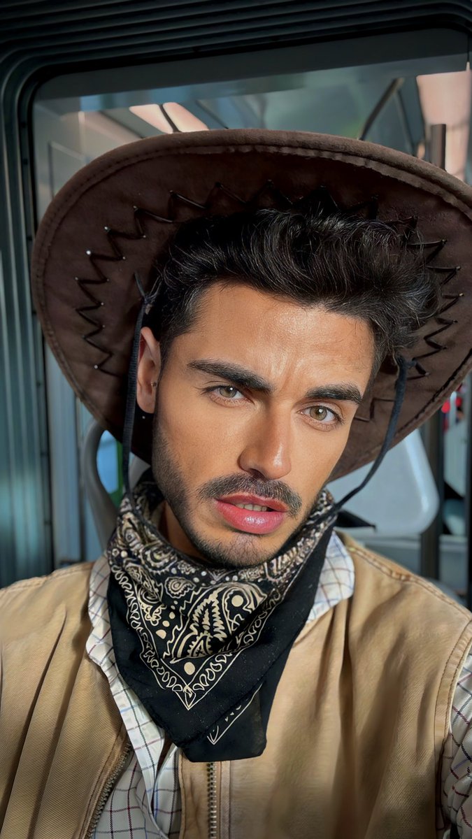 cowwboyy 🤠 y muuucho Cádiz <3