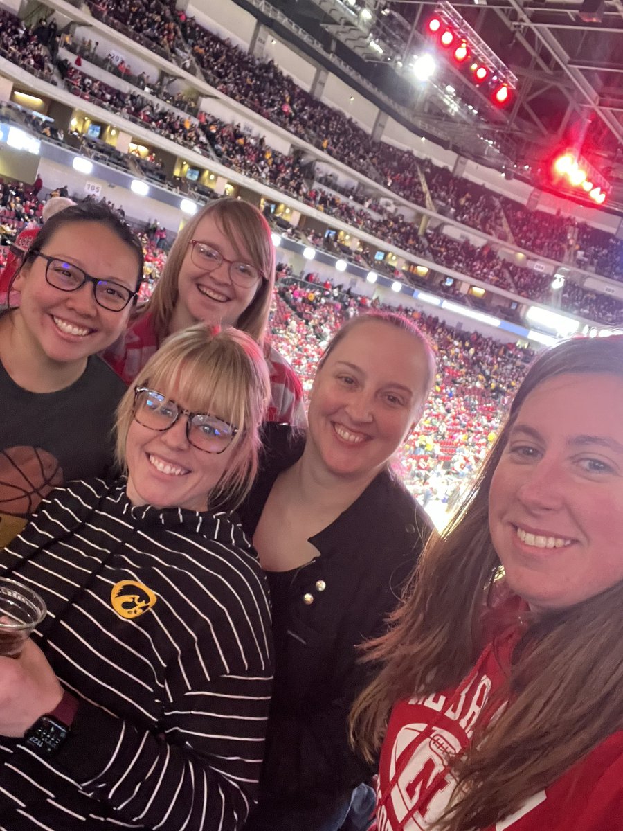 tam_hanc's tweet photo. Go women’s sports! 
#caitlinclark #huskers https://t.co/JRwx4wEfyD