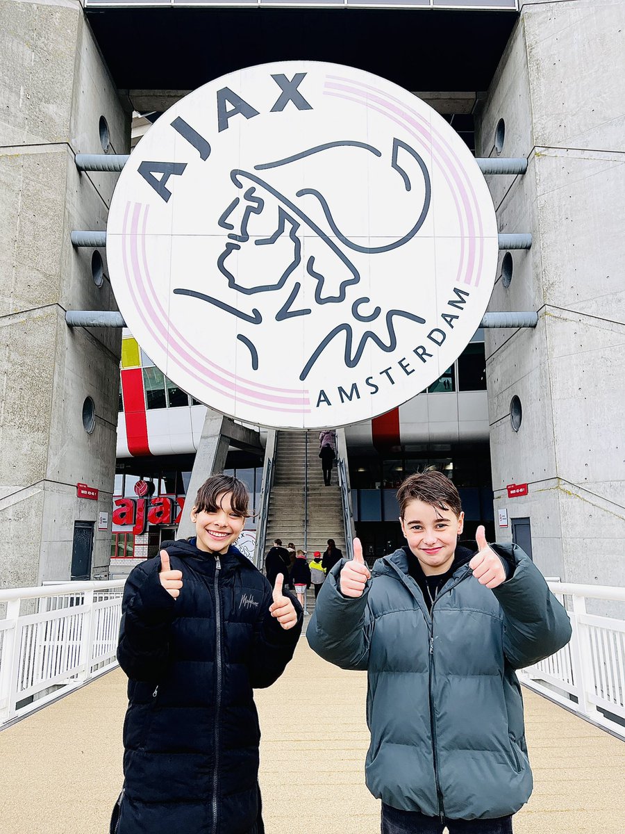 CameraDaveR's tweet image. Eerste wedstrijd in de @cruijffarena  voor deze strijders!
#ajafey #vrouwenvoetbal @AjaxFancare