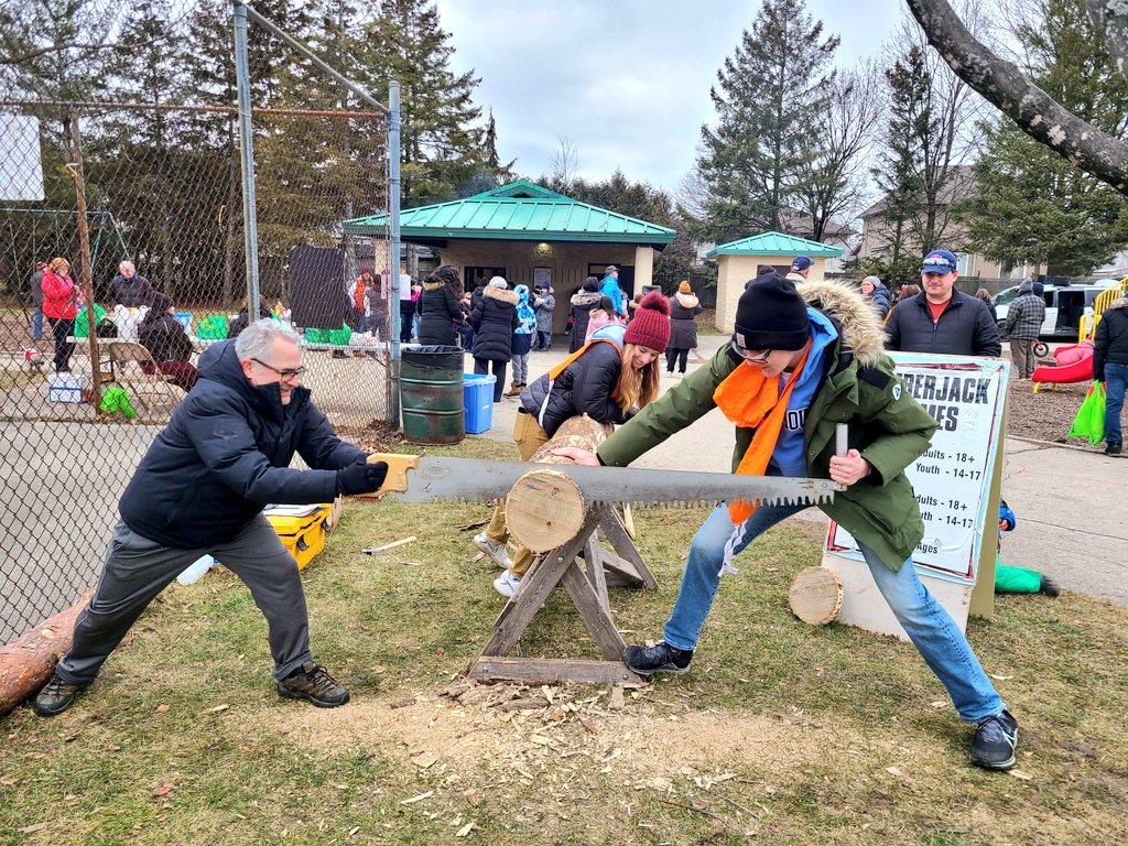 JohnPaulDanko's tweet photo. Great turnout at the 41st annual Gourley Park Winterfest ❄️!!!
Thank-you to all the residents who stopped by to chat - lots of excitement about the upcoming park renovations & new splash pad!
#Ward8Hamilton https://t.co/WX0Q285M16