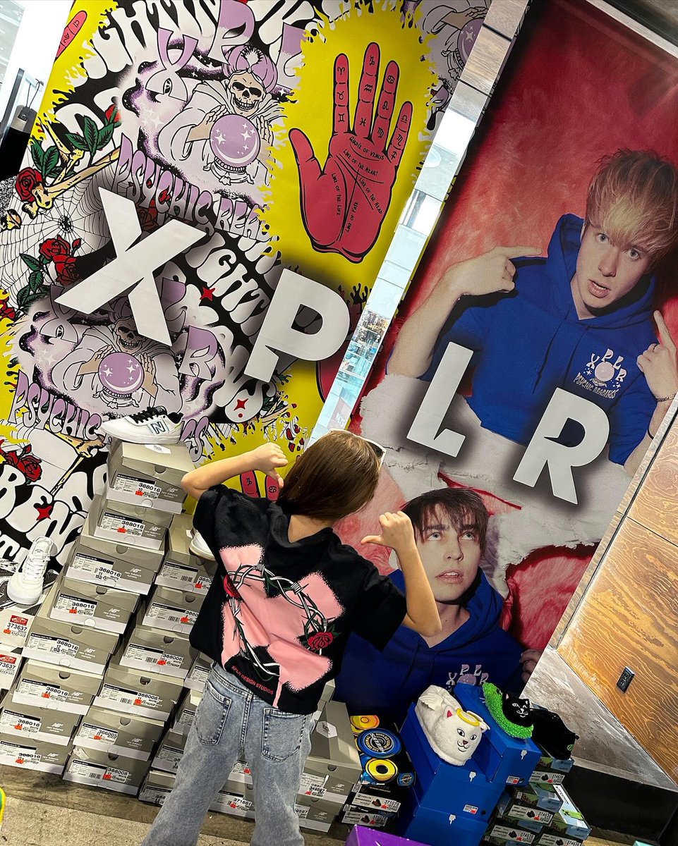 Hey <a href="/SamandColby/">Sam and Colby</a>! Meet your biggest fan! <a href="/SamGolbach/">Sam</a> <a href="/ColbyBrock/">Colby</a> <a href="/XPLRMERCHDESIGN/">XPLR Design Studios</a> <a href="/zumiez/">Zumiez 🌮</a>