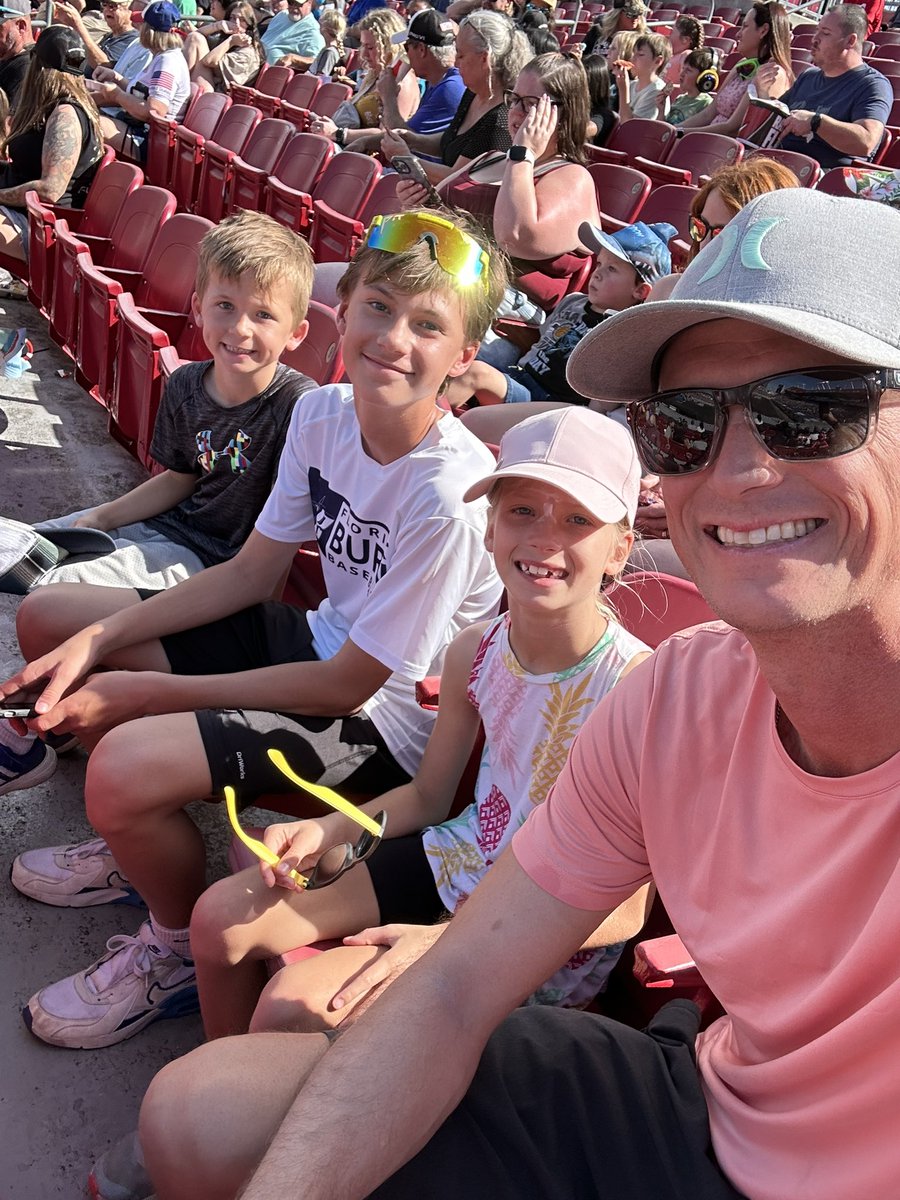 AJDrech's tweet photo. #monsterjam let’s go!  

Great times @MonsterJam in Tampa! 

😎💥💪🌴 https://t.co/f2kLsX8BYi