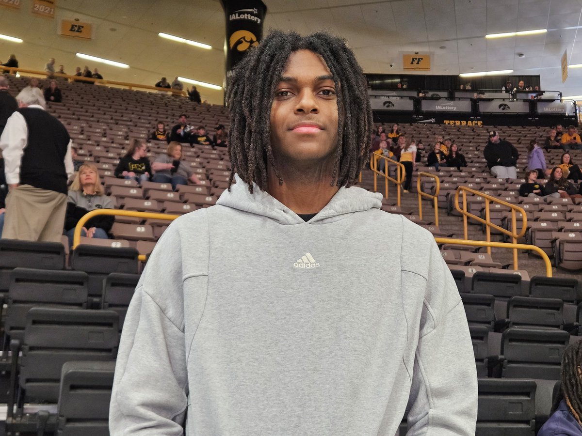 HawkeyeReport's tweet photo. 2026 in-state guard Navon Shabazz at Carver-Hawkeye today. https://t.co/JKEt8SAQk5