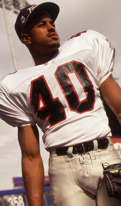 BravesHistorian's tweet photo. Brian Jordan was a Pro Bowl safety for the Falcons in 1991 and an All-Star outfielder for the Braves in 1999. https://t.co/bV1aKhDAZv