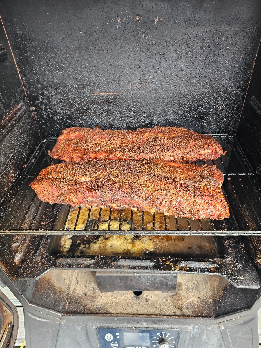FairmanRich's tweet photo. Who's ready for some Football?? Got the Ribs in the smoker and should be ready just before kickoff to #SuperBowl2024 https://t.co/nYalYkuv9D