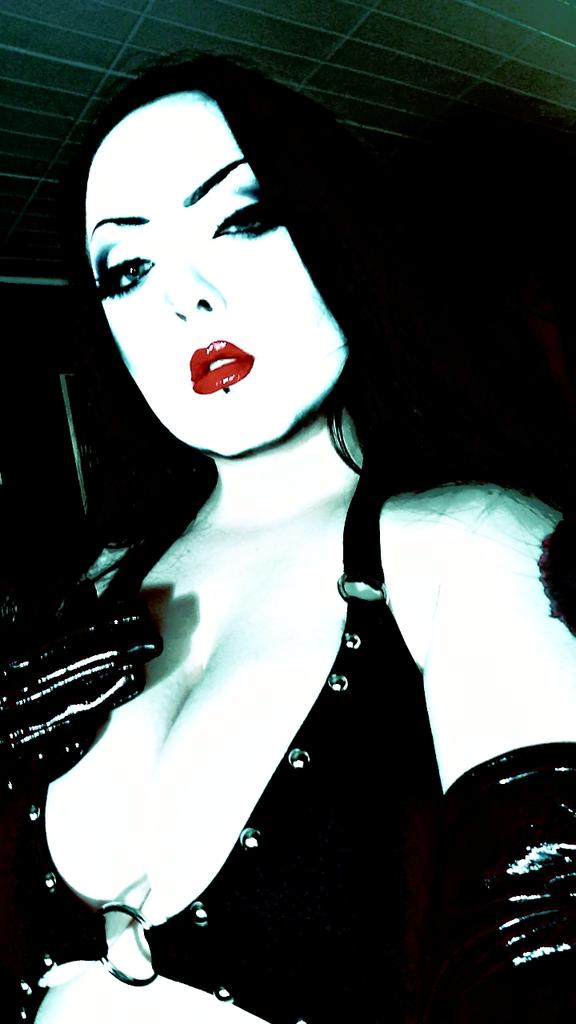 Official_LGG's tweet photo. Thank you to all the lovely people who ordered my valentines! I sent them out a couple days ago so they should hopefully arrive by the 14th! I really appreciate the support yall give me,sending lots of love to everyone! Hope yall are having a great weekend!🥰💋🔥
.
#LoveGunGirl https://t.co/cHA6MmYoqu